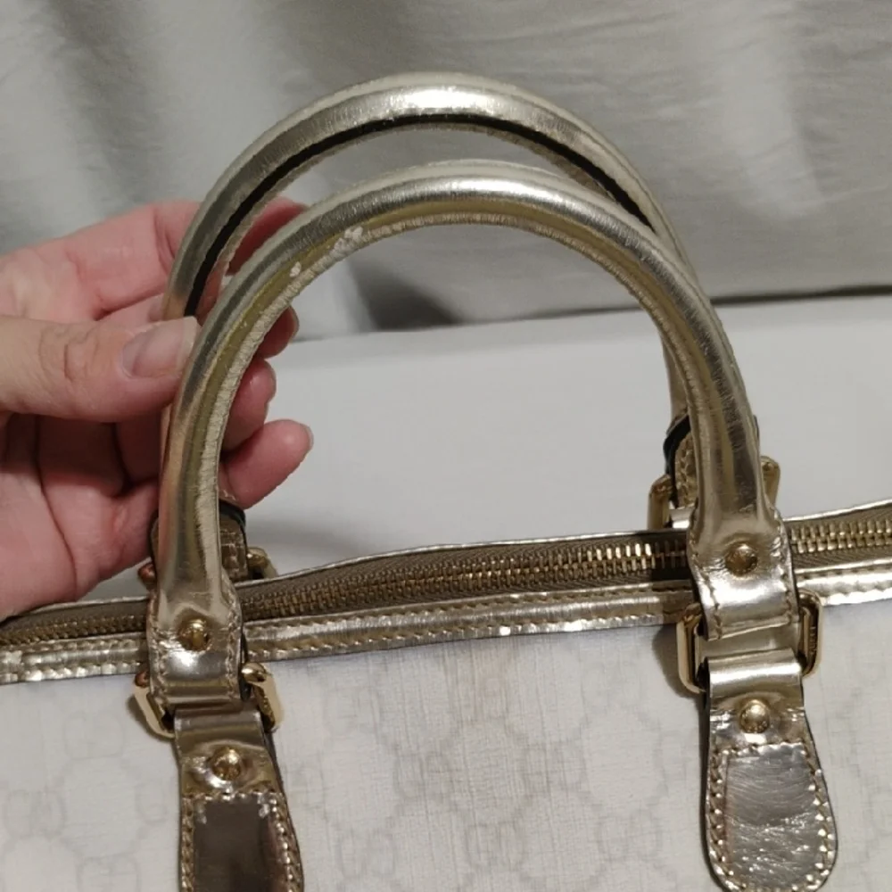 Auth Gucci GG Supreme Joy PVC Leather Metallic Silver & White Tote/Handbag - Picture 4 of 16